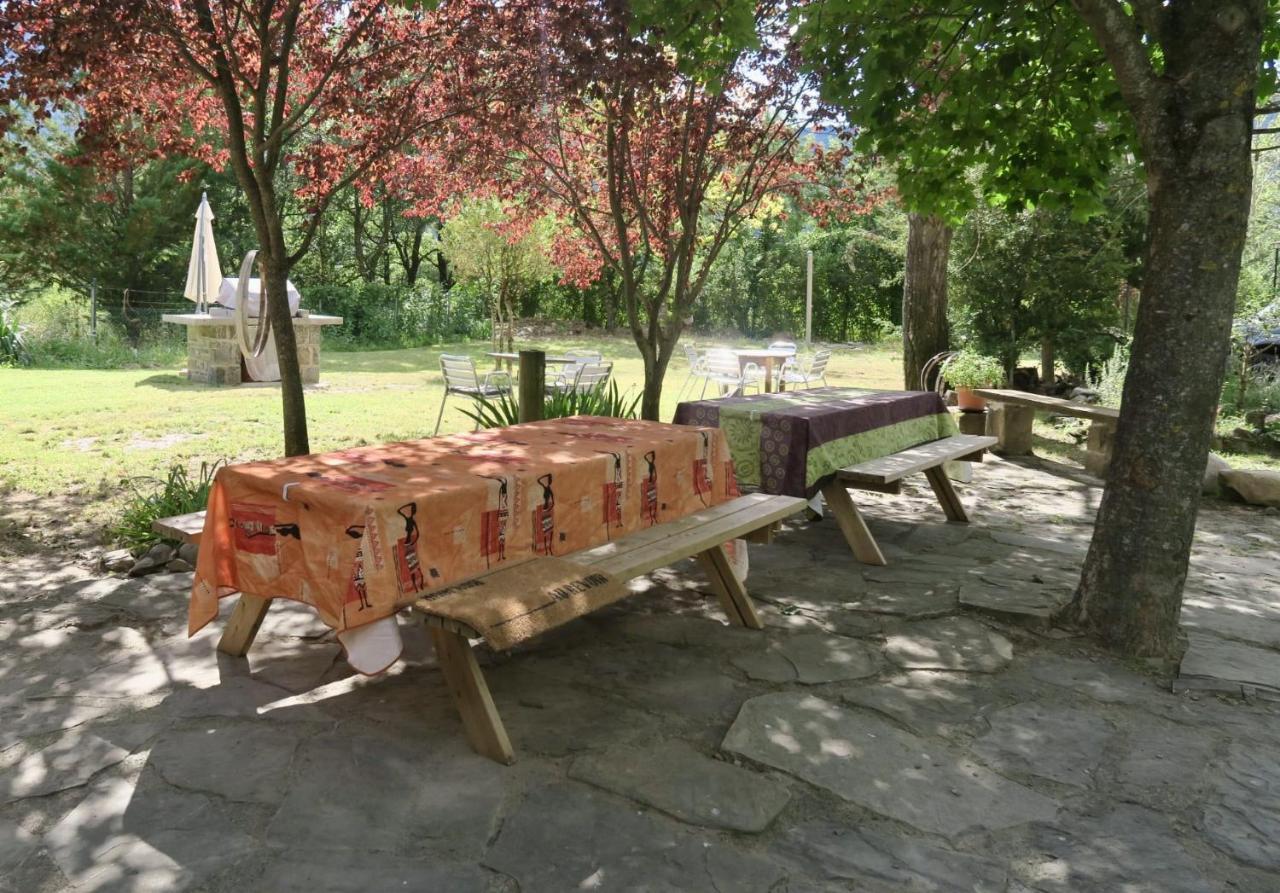 Rural Hostel Dos Lucas Oros Bajo Екстер'єр фото