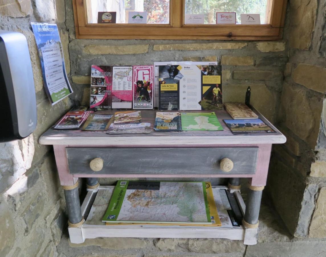 Rural Hostel Dos Lucas Oros Bajo Екстер'єр фото