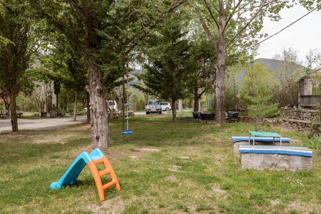 Rural Hostel Dos Lucas Oros Bajo Екстер'єр фото